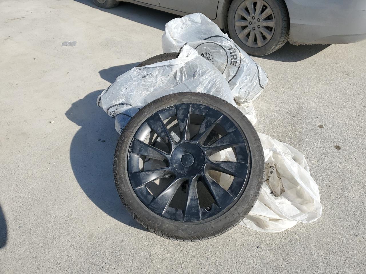 2023 TESLA MODEL Y  VIN:7SAYGDEE7PA030344