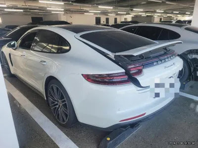 2018 Porsche Panamera VIN: