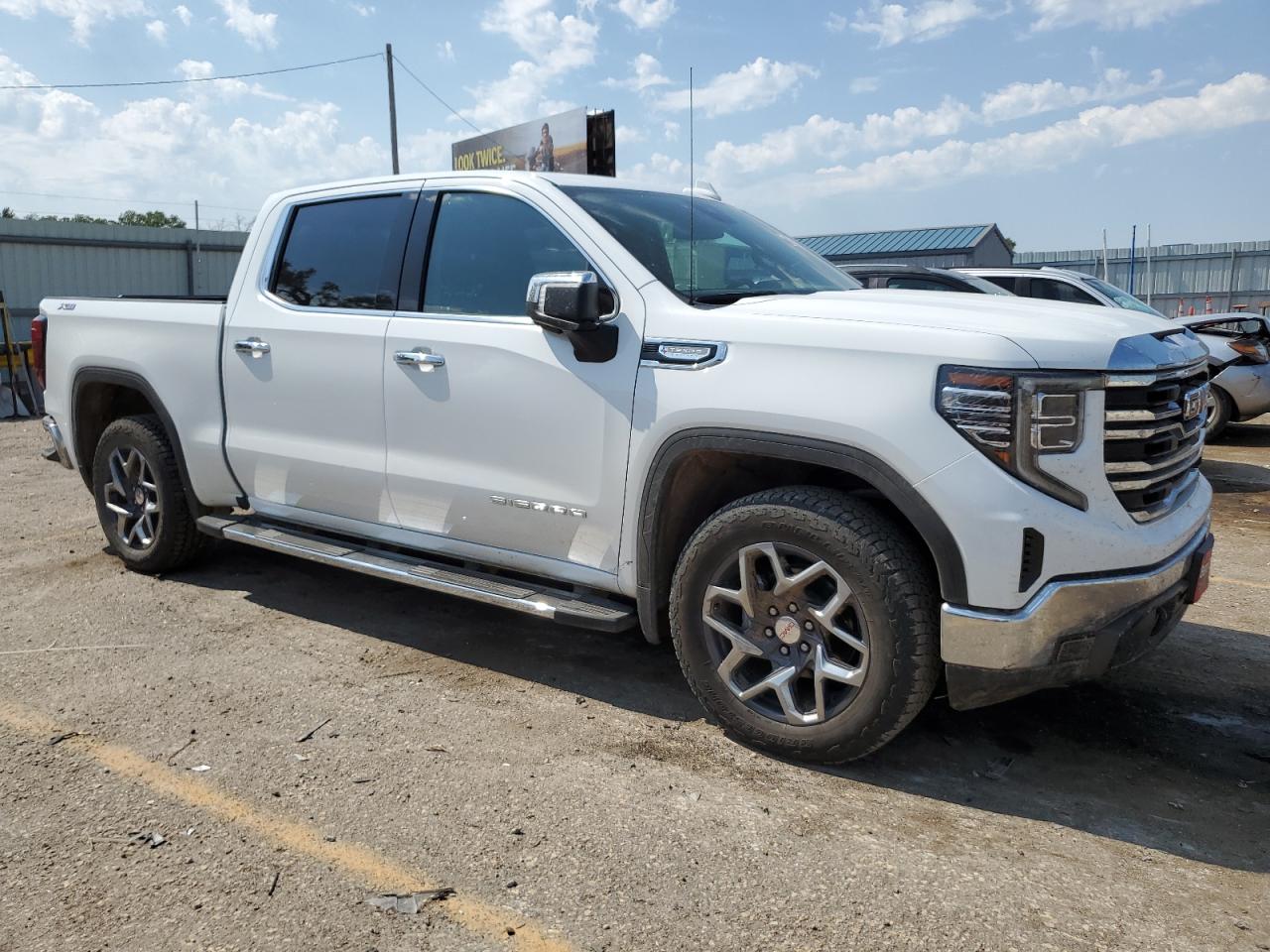 2022 GMC SIERRA K1500 SLT VIN:3GTUUDED0NG642424