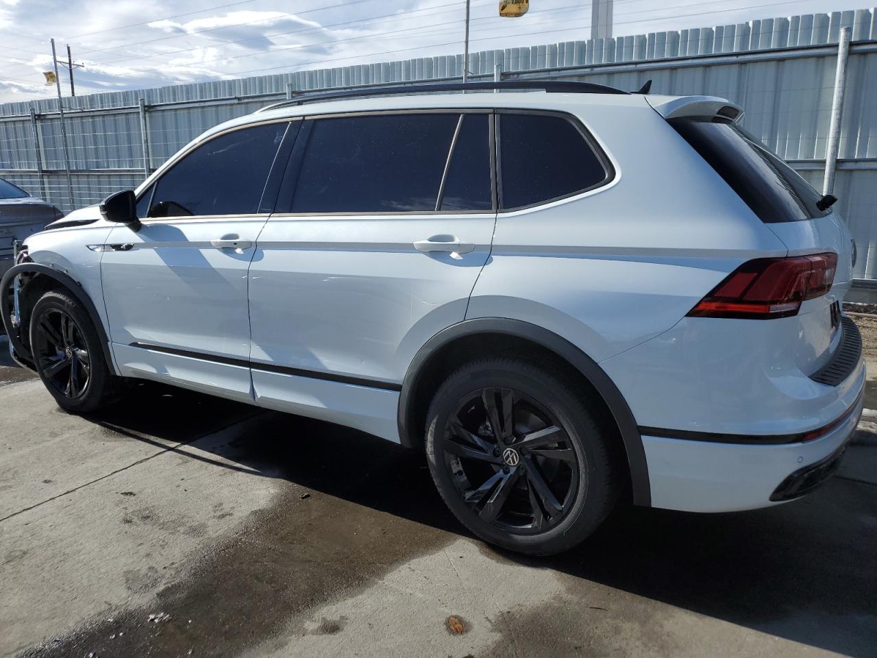 2023 VOLKSWAGEN TIGUAN SE R-LINE BLACK VIN:3VV8B7AX9PM012951