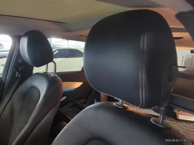 2019 Mercedes-Benz GLC 300 VIN: