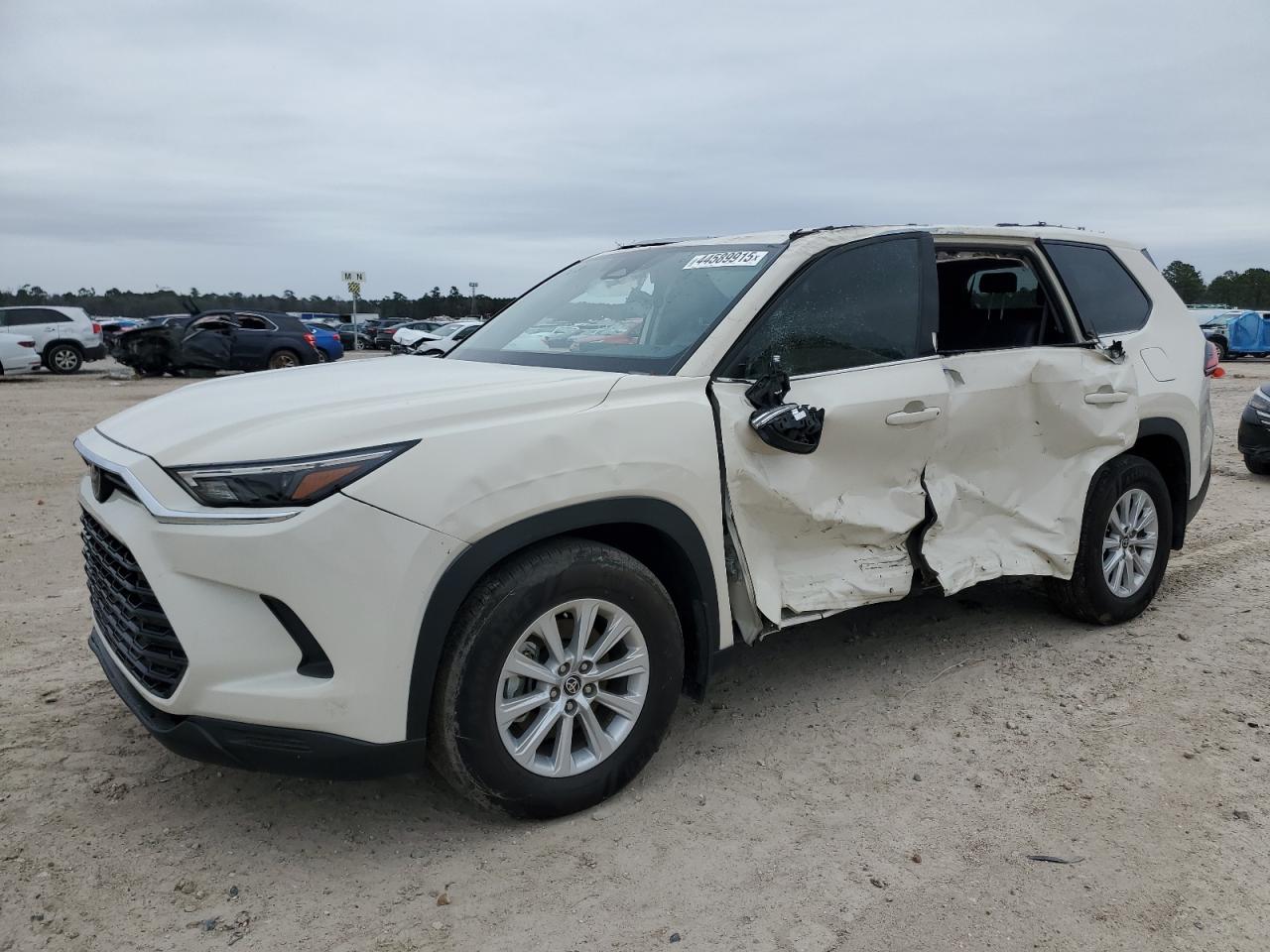2024 TOYOTA GRAND HIGHLANDER XLE VIN:5TDAAAB5XRS025336