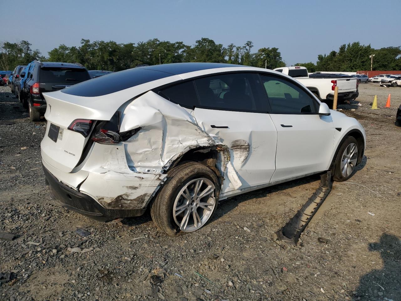 2023 TESLA MODEL Y  VIN:7SAYGDEE3PA102656