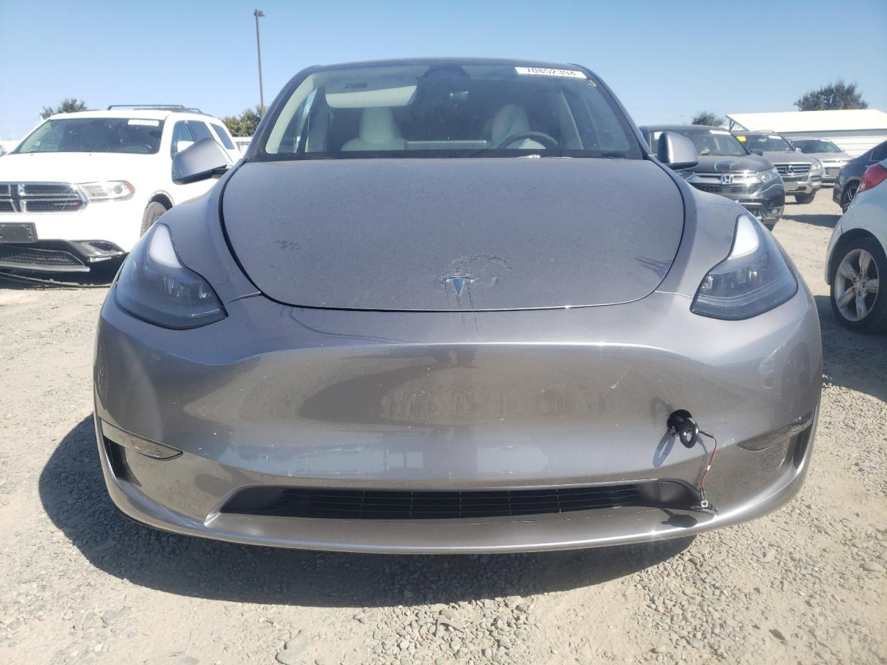 2024 TESLA MODEL Y  VIN:7SAYGAEE6RF178439