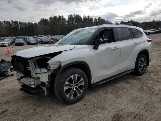 2022 TOYOTA HIGHLANDER XLE VIN:5TDHZRBH4NS220987