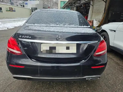 2016 Mercedes-Benz E 220 VIN: