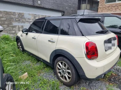 2019 MINI Cooper VIN: