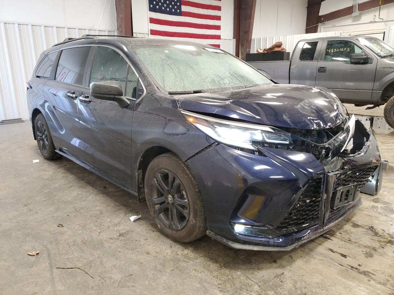 2024 TOYOTA SIENNA XSE VIN:5TDDSKFC2RS117341