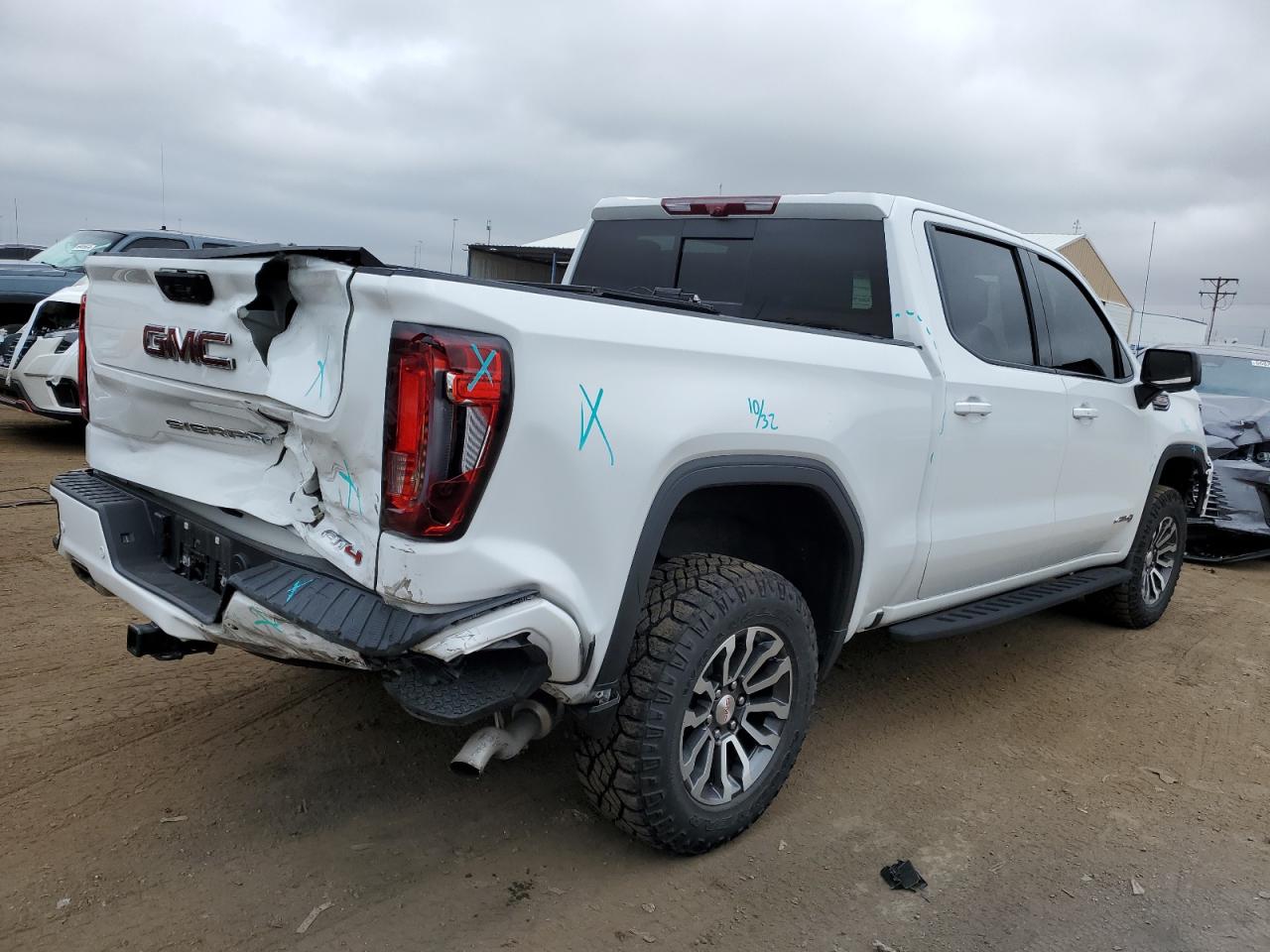 2022 GMC SIERRA K1500 AT4 VIN:3GTPUEEL8NG663998