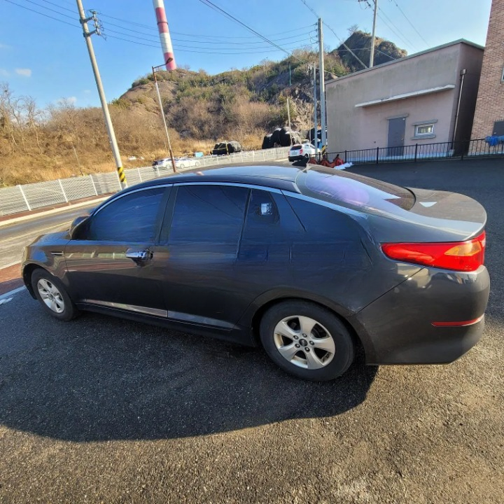 KNAGN418BFA631478 2025-103124