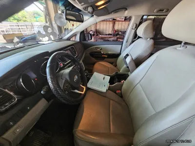 2015 Kia Carnival VIN: