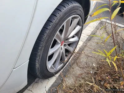 2016 Jaguar XJ SAJAA229XGNV99979 VIN:SAJAA229XGNV99979