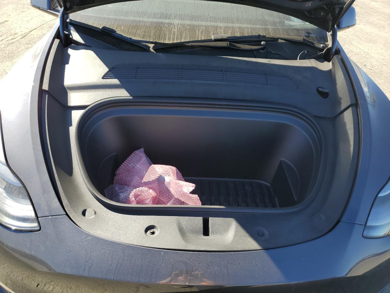 2024 TESLA MODEL Y  VIN:7SAYGDEE9RA215563