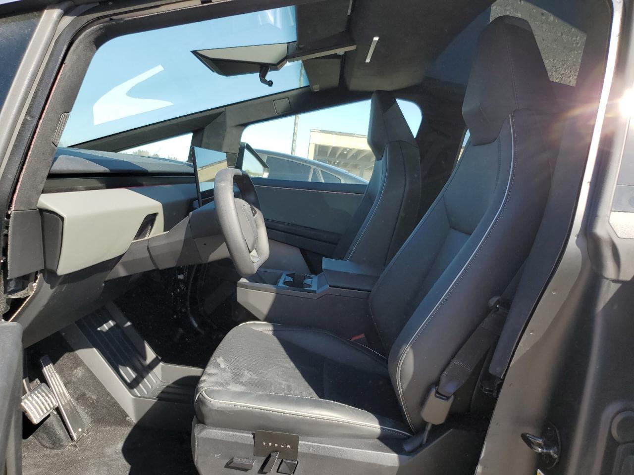 2024 TESLA CYBERTRUCK  VIN:7G2CEHEDXRA051815