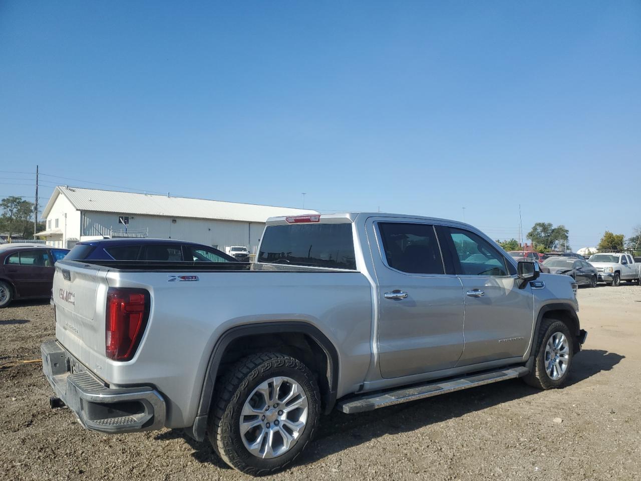 2022 GMC SIERRA K1500 SLT VIN:3GTUUDETXNG609213