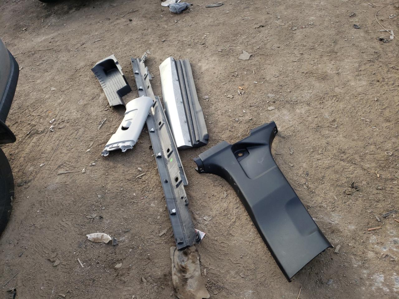 2022 TOYOTA HIGHLANDER XLE VIN:5TDHZRBH5NS581533