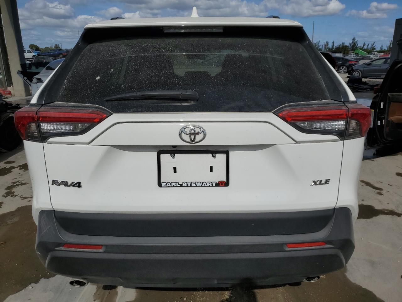2022 TOYOTA RAV4 XLE VIN:2T3W1RFV9NC190366
