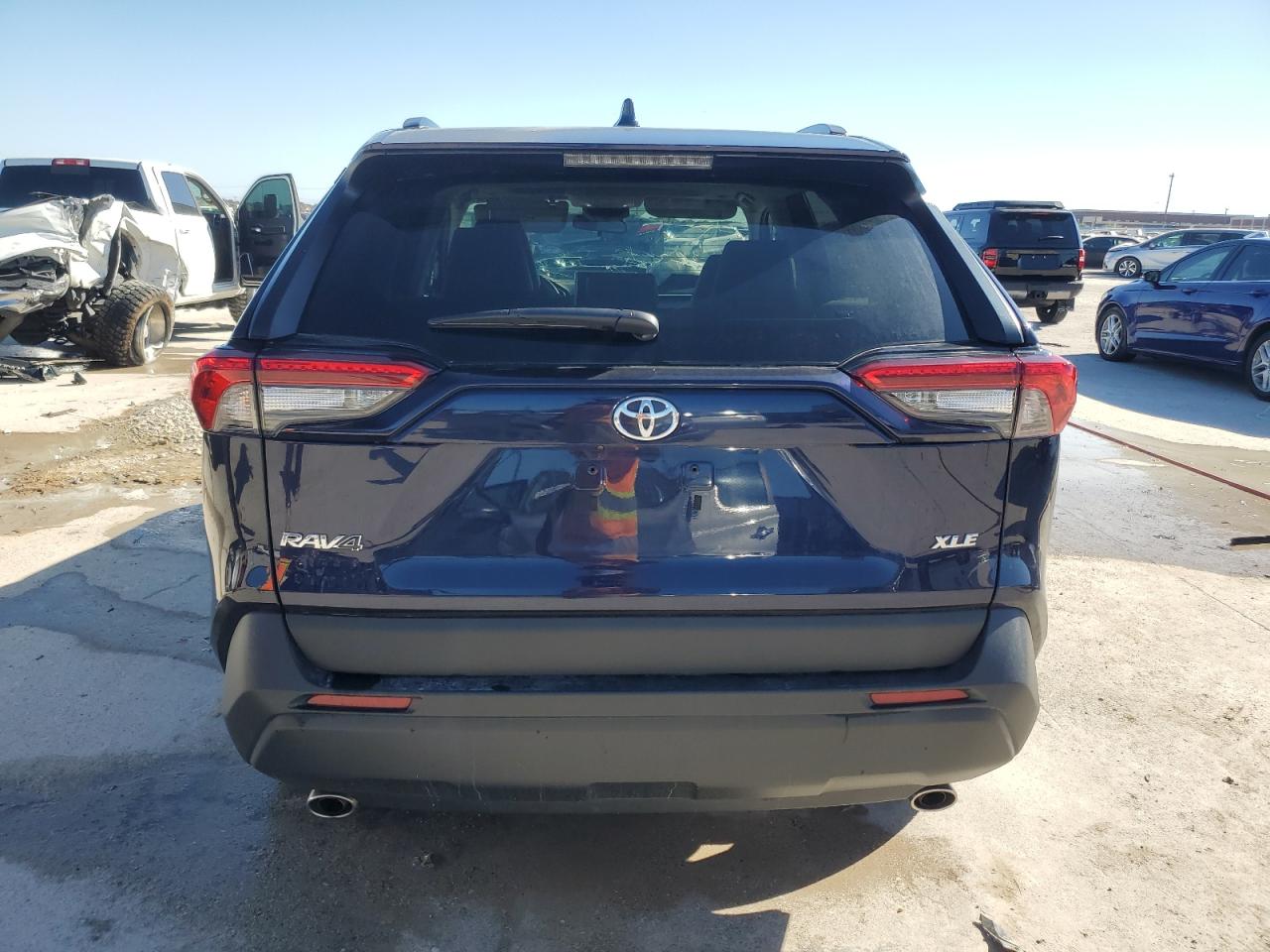 2023 TOYOTA RAV4 XLE PREMIUM VIN:2T3C1RFV6PW267859