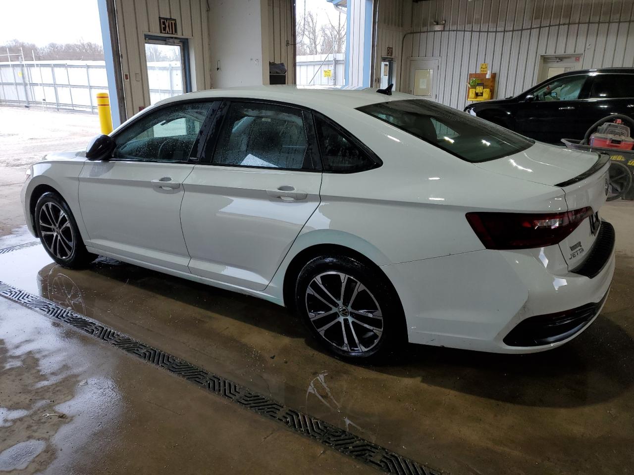 2024 VOLKSWAGEN JETTA SPORT VIN:3VWBM7BUXRM084017