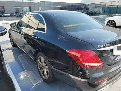 2016 Mercedes-Benz E 220 VIN: