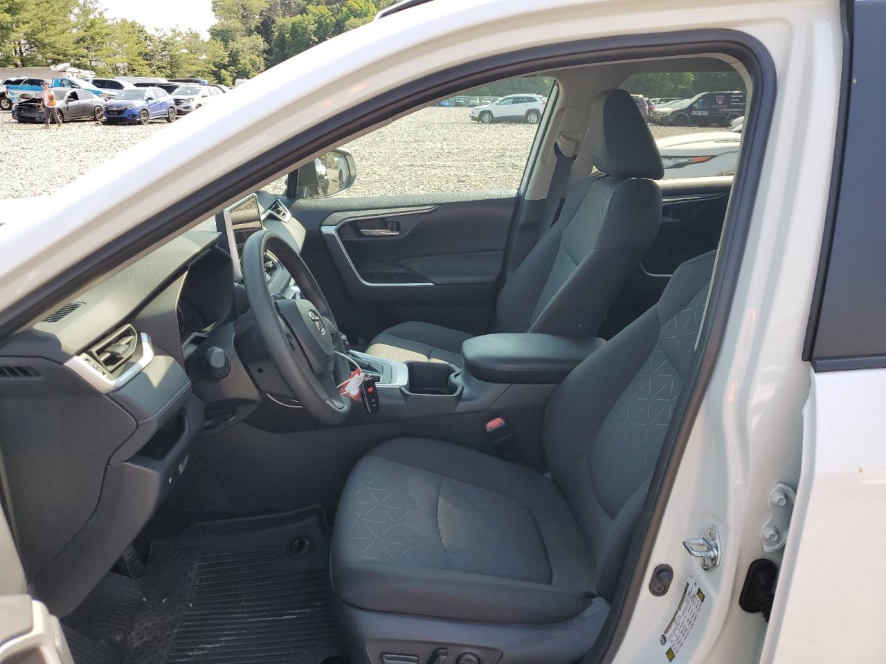 2024 TOYOTA RAV4 XLE VIN:2T3P1RFV8RC405522