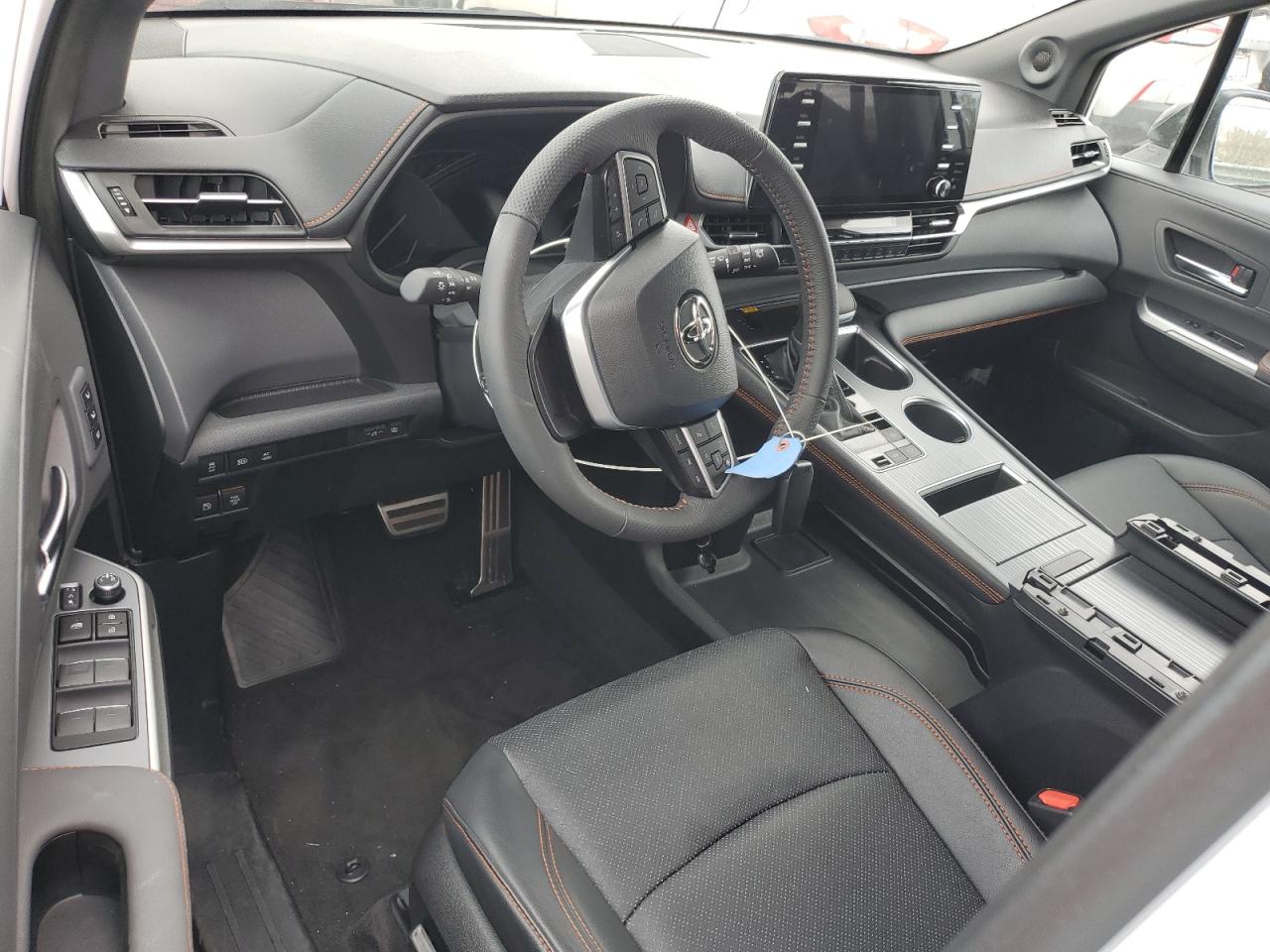 2024 TOYOTA SIENNA XSE VIN:5TDCRKEC0RS213915