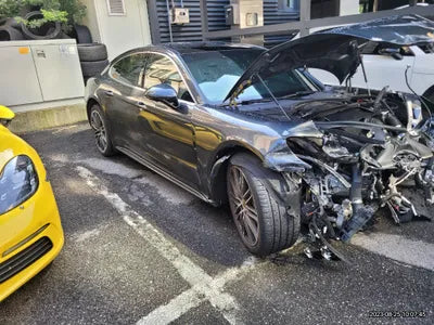 2017 Porsche Panamera VIN: