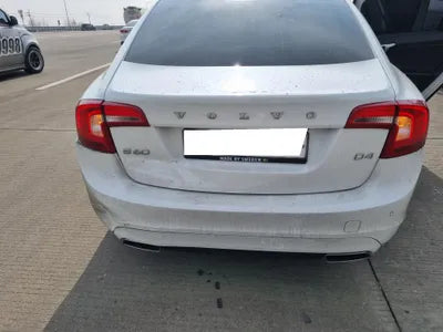 2018 Volvo S60 YV1FSA8BDJ2464396 VIN:YV1FSA8BDJ2464396