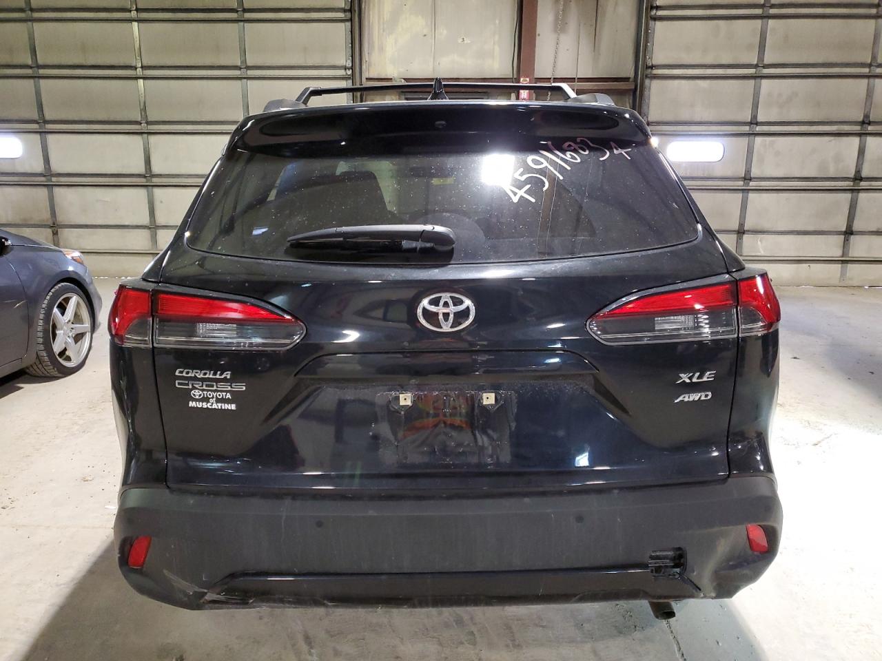 2022 TOYOTA COROLLA CROSS XLE VIN:7MUDAABG0NV034285