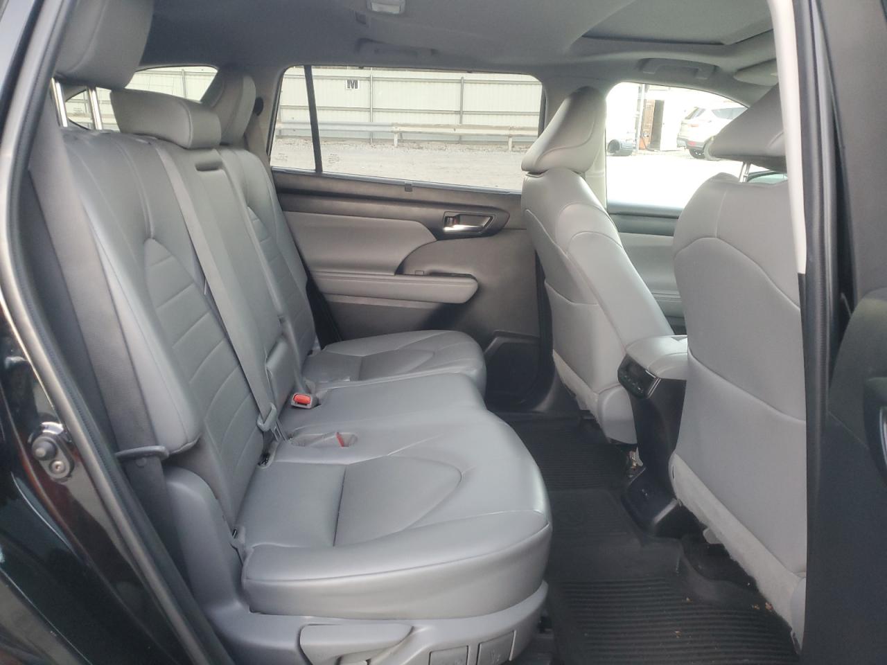 2022 TOYOTA HIGHLANDER HYBRID XLE VIN:5TDHBRCH1NS550220