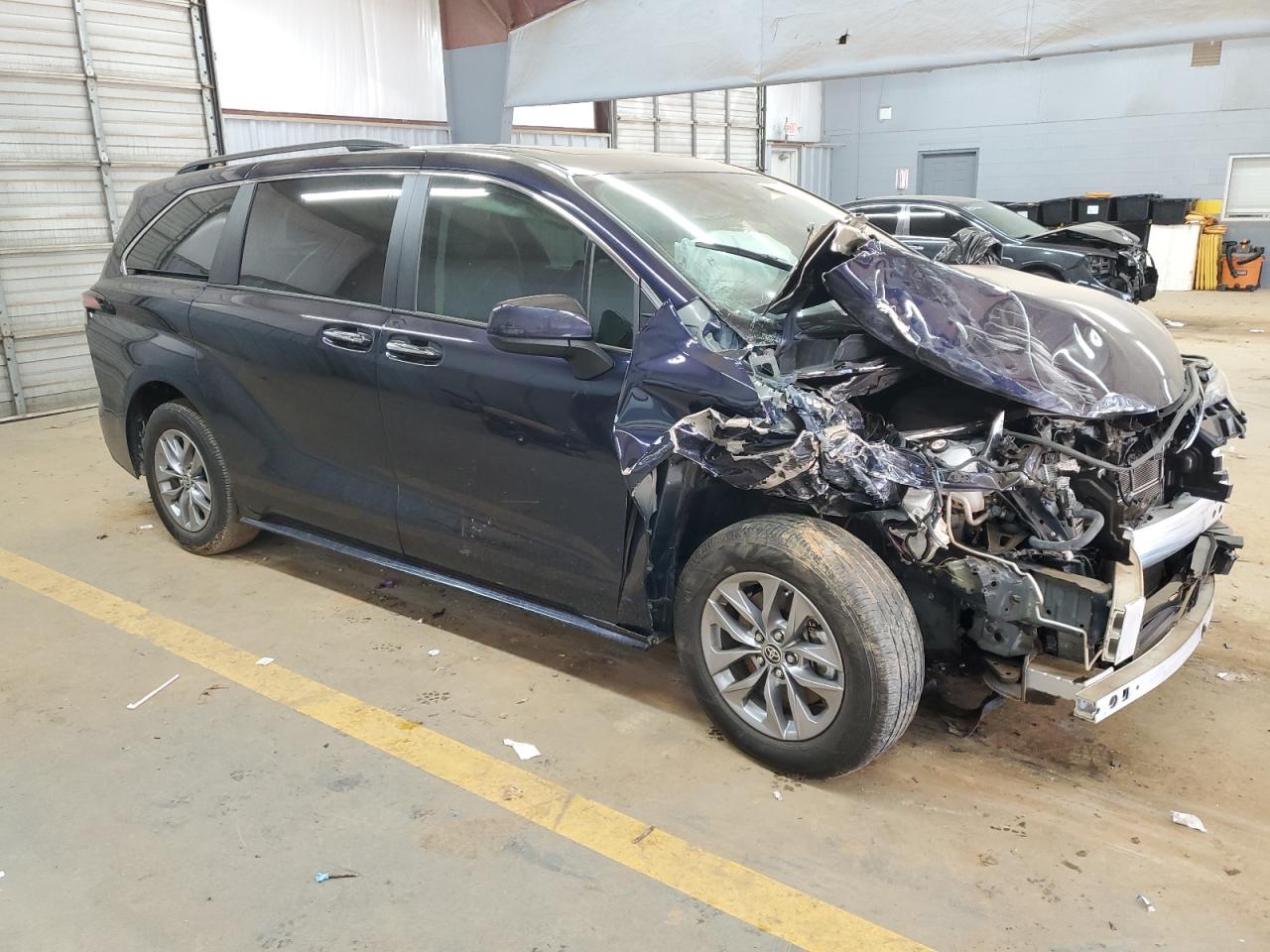 2022 TOYOTA SIENNA XLE VIN:5TDYRKEC3NS079224