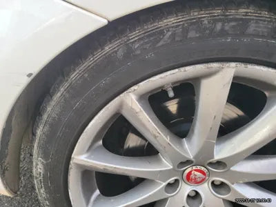 2016 Jaguar XJ SAJAA229XGNV99979 VIN:SAJAA229XGNV99979