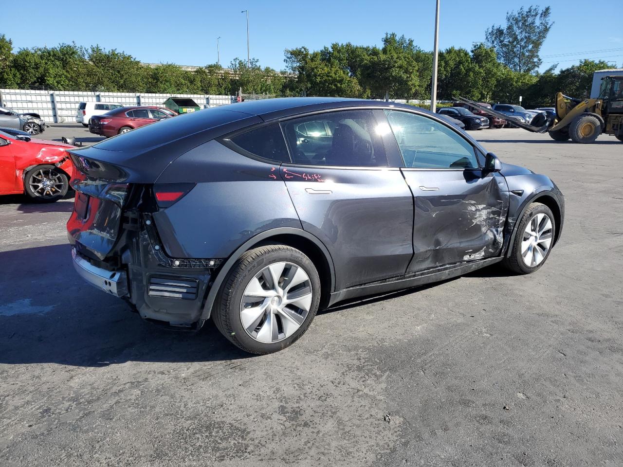 2024 TESLA MODEL Y  VIN:7SAYGDEEXRA256106