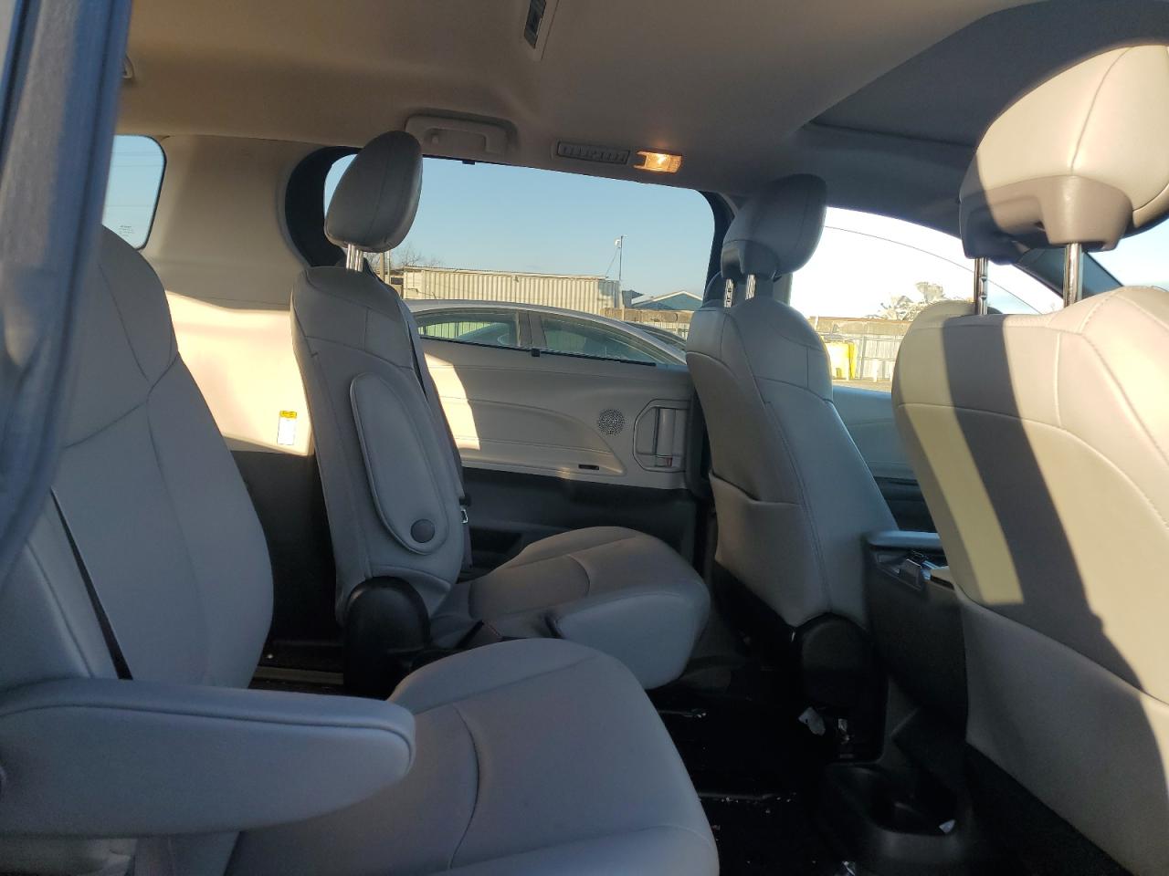 2022 TOYOTA SIENNA XLE VIN:5TDYSKFCXNS063802
