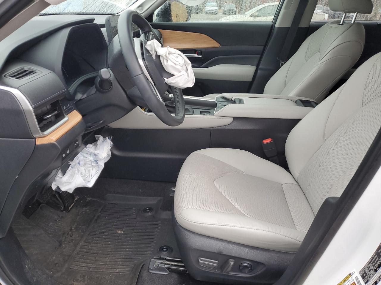 2024 TOYOTA GRAND HIGHLANDER XLE VIN:5TDAAAA56RS010527