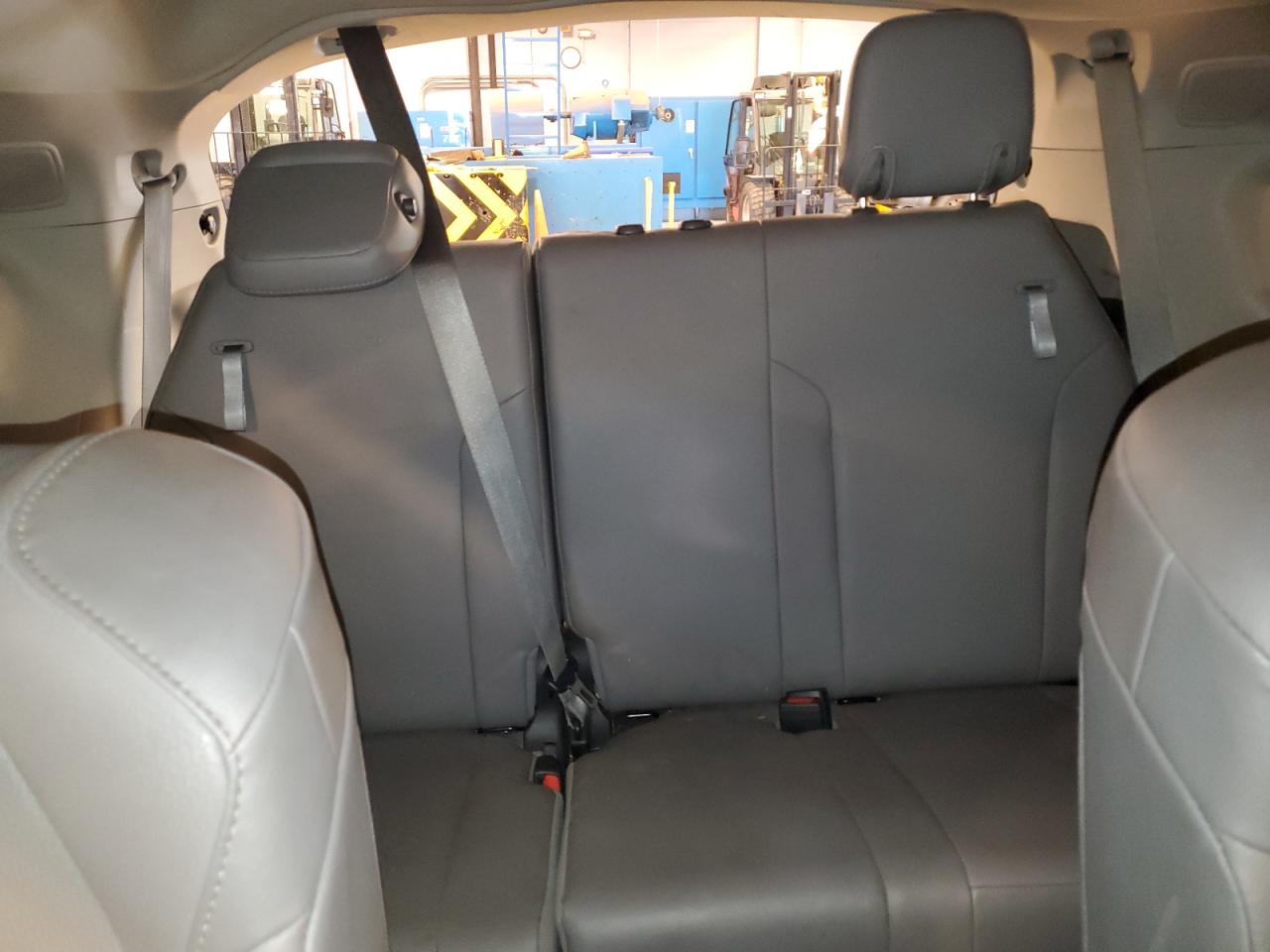 2022 TOYOTA SIENNA XLE VIN:5TDJSKFC4NS049251