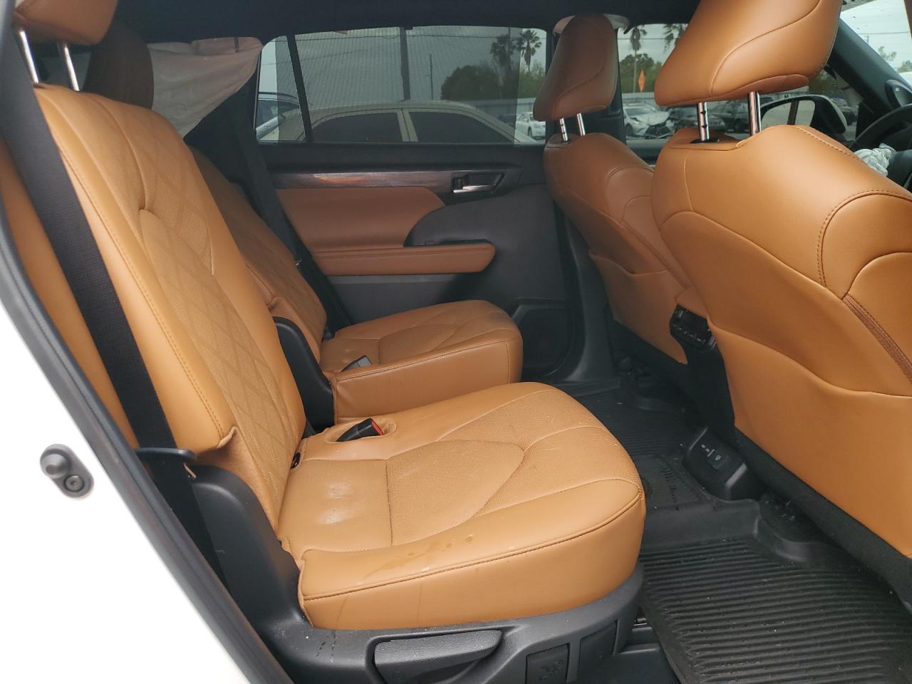 2024 TOYOTA HIGHLANDER LE VIN:5TDKDRAH7RS534063