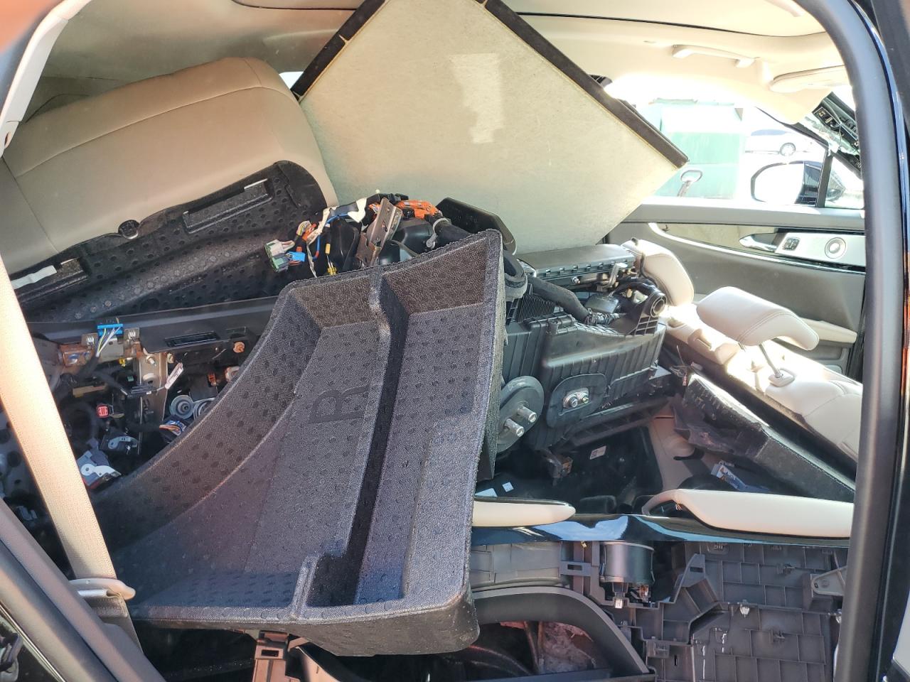 2023 LINCOLN NAUTILUS RESERVE VIN:2LMPJ8KPXPBL25557