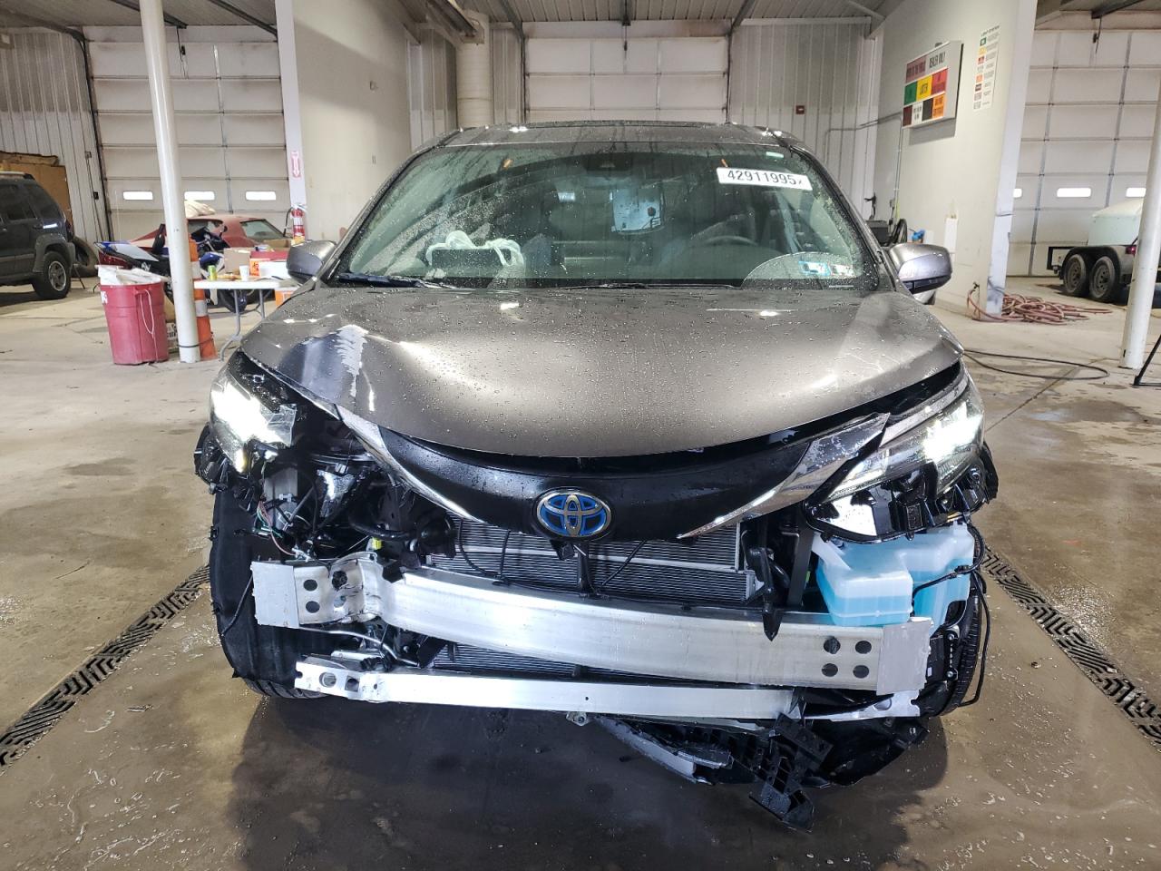 2024 TOYOTA SIENNA XLE VIN:5TDYSKFC5RS142123