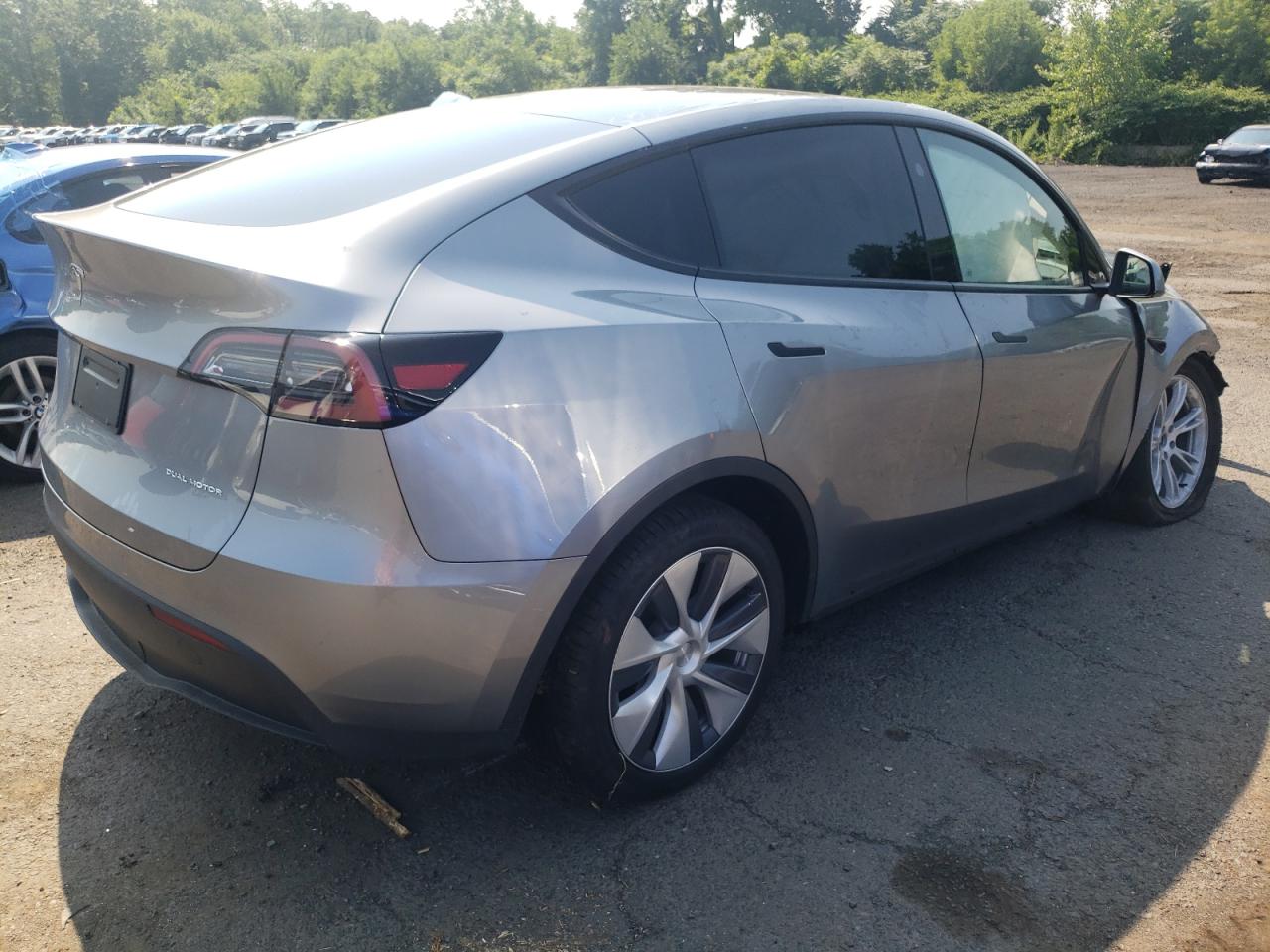 2024 TESLA MODEL Y  VIN:7SAYGDEE0RA279295