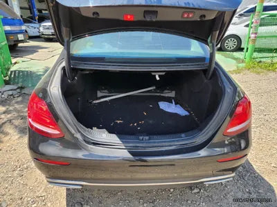 2017 Mercedes-Benz E 220 VIN: