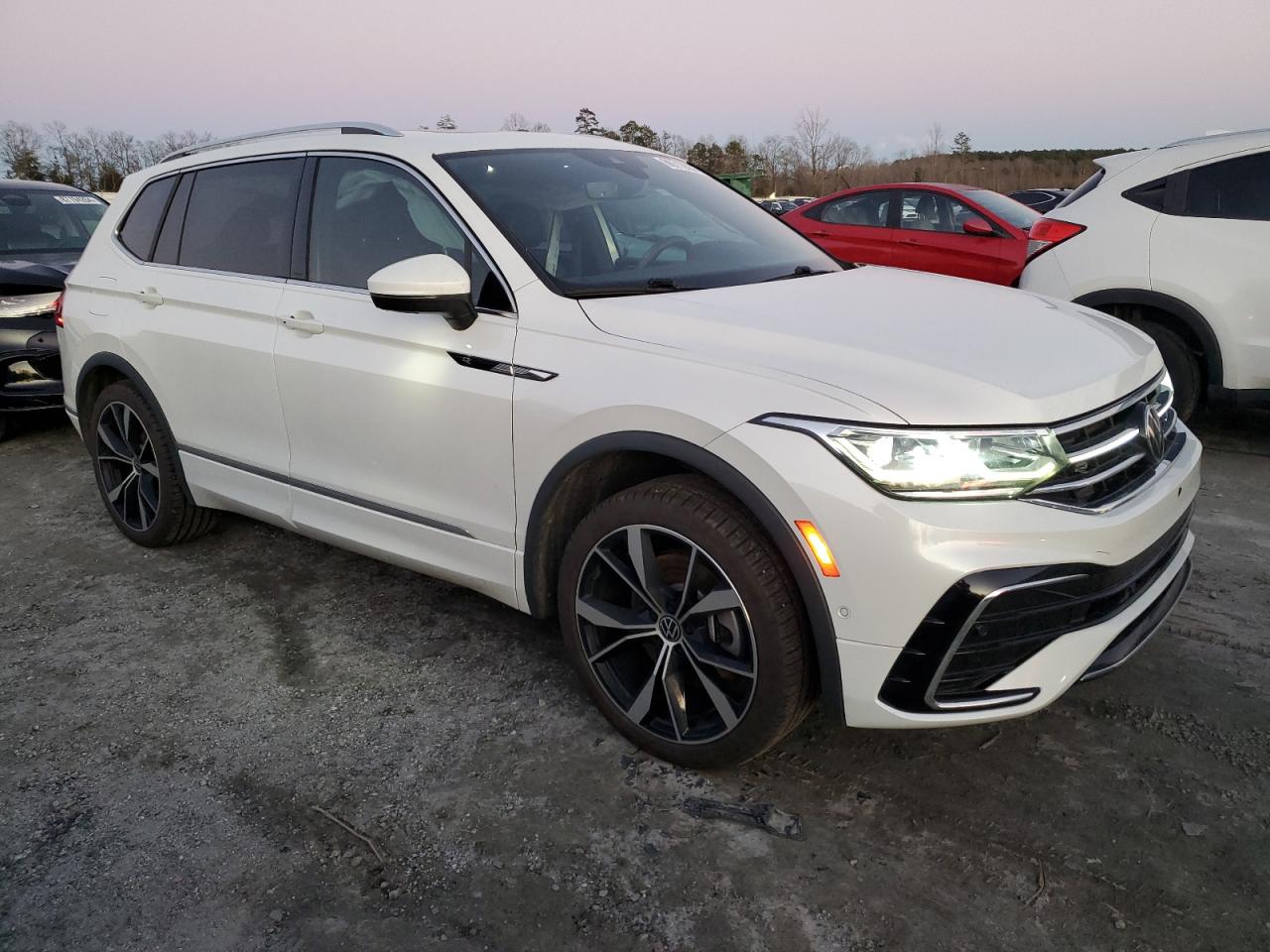 2022 VOLKSWAGEN TIGUAN SEL R-LINE VIN:3VV4B7AXXNM079568