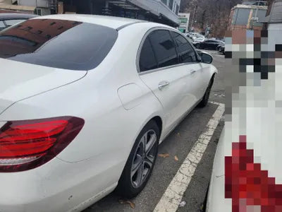 2018 Mercedes-Benz E 300 VIN: