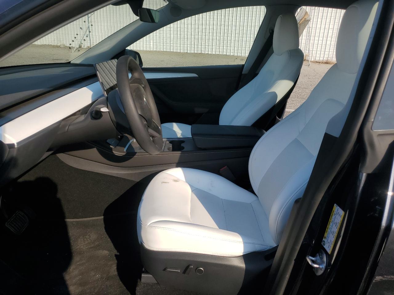 2024 TESLA MODEL Y  VIN:7SAYGDEE1RF079397