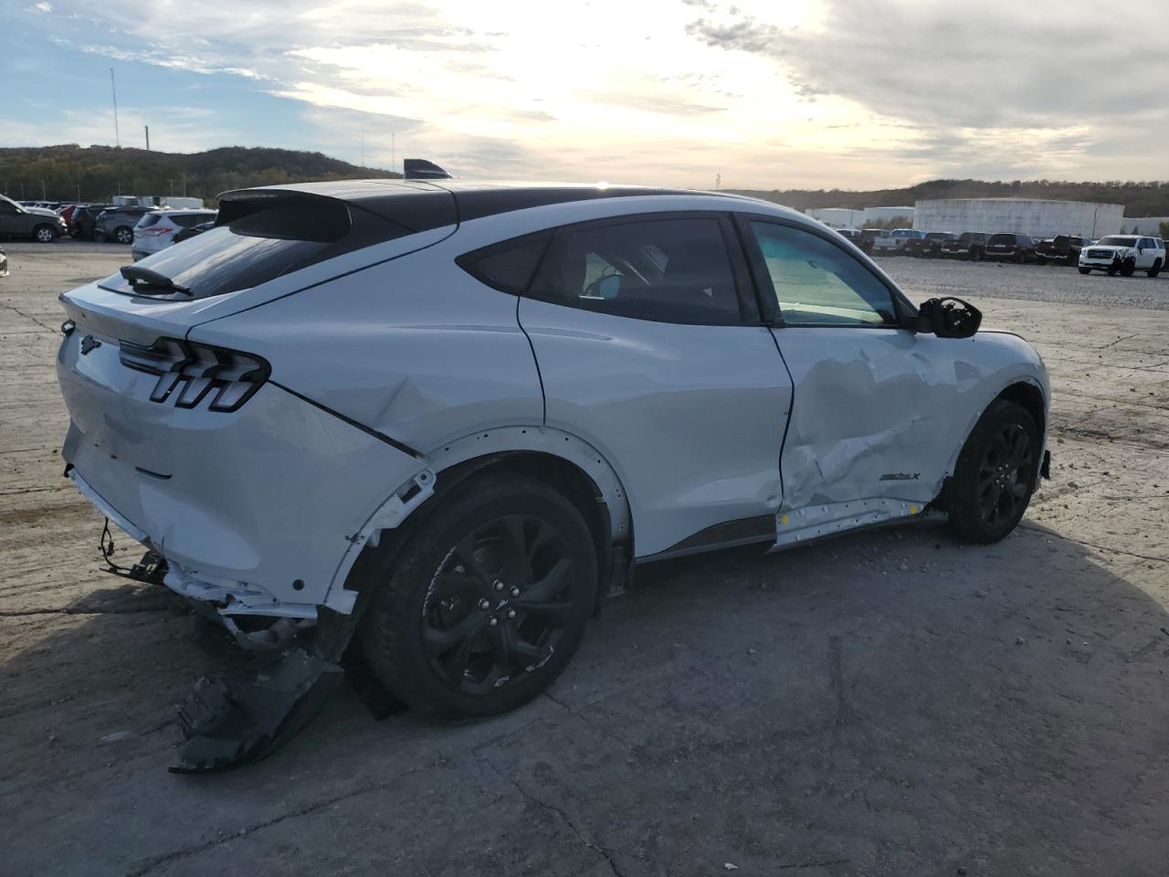 2023 FORD MUSTANG MACH-E PREMIUM VIN:3FMTK3R77PMA62443