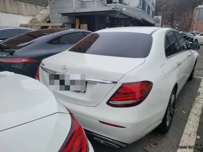 2018 Mercedes-Benz E 300 VIN: