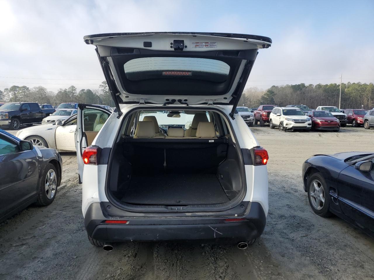 2023 TOYOTA RAV4 XLE VIN:2T3W1RFV2PW293212