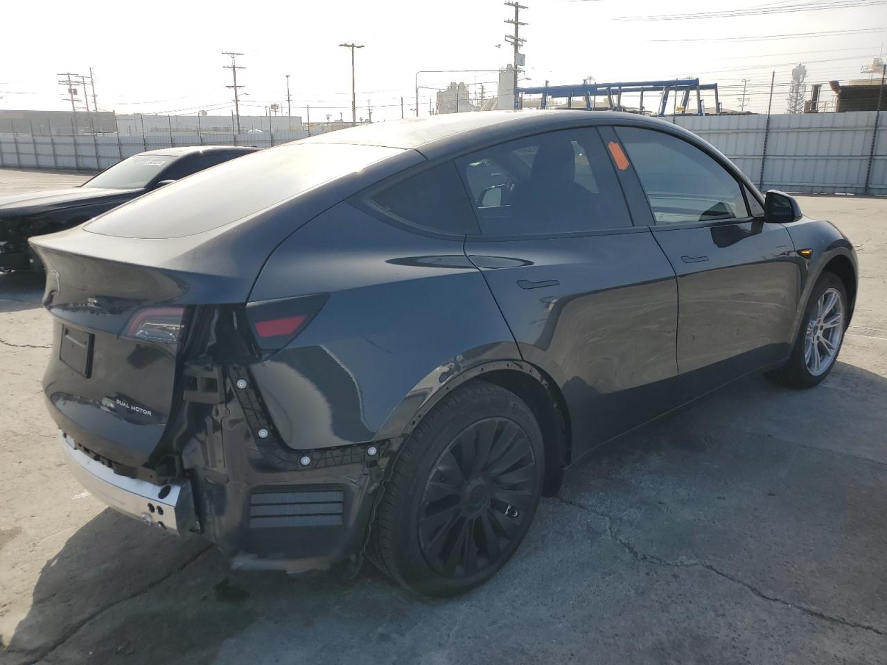 2024 TESLA MODEL Y VIN:7SAYGDEE9RF011056