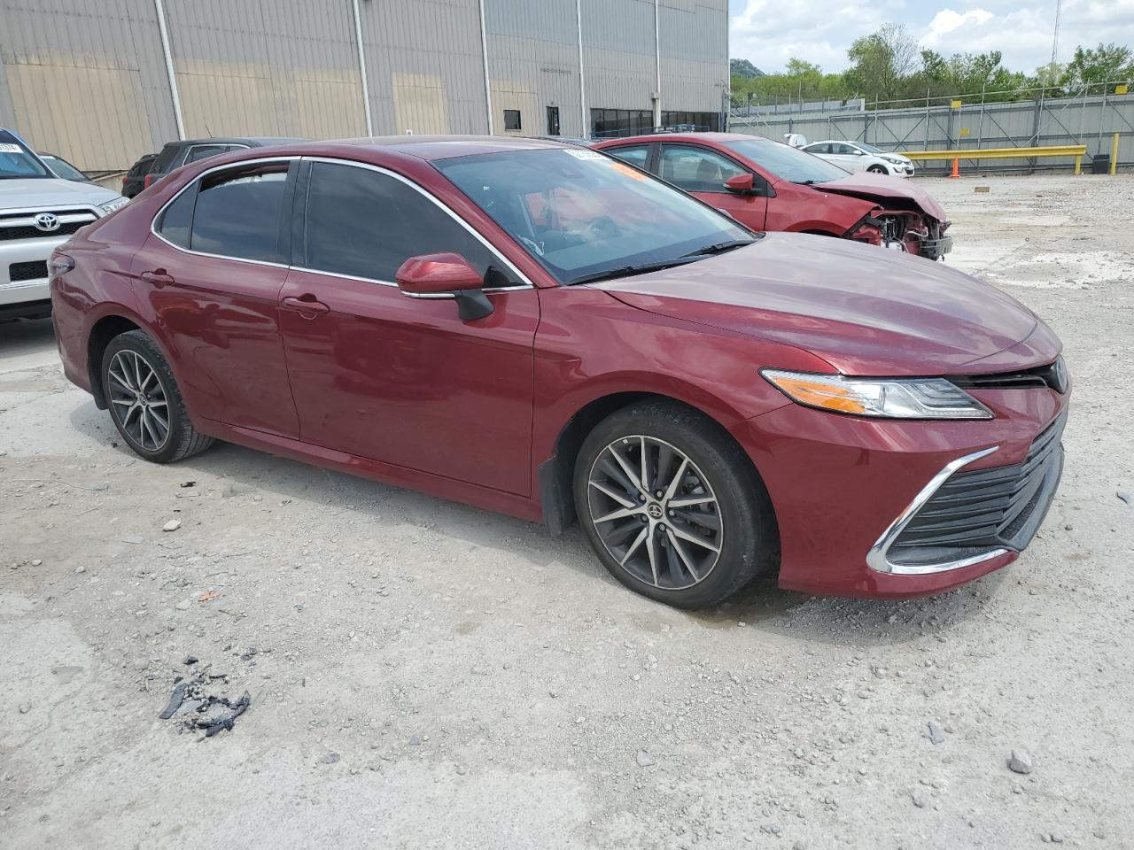 2022 TOYOTA CAMRY XLE VIN:4T1F31AK0NU570289