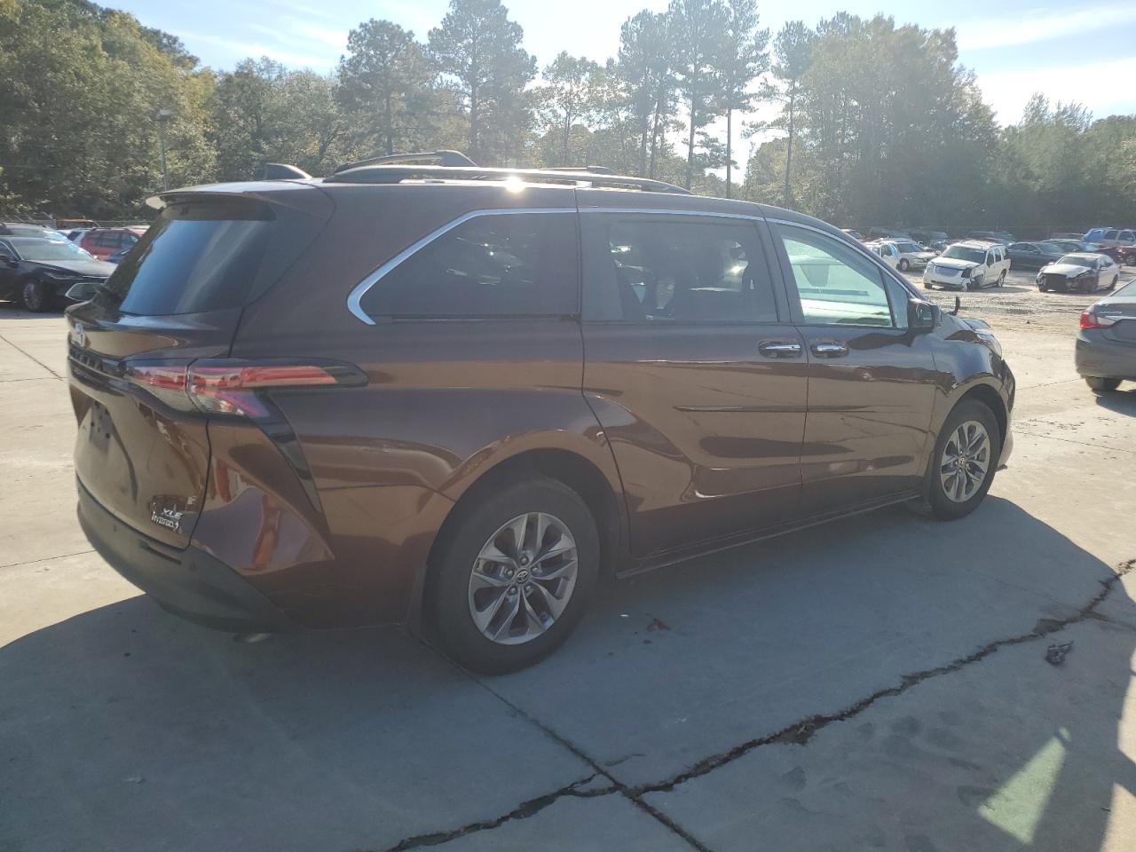 2022 TOYOTA SIENNA XLE VIN:5TDYRKEC0NS098524